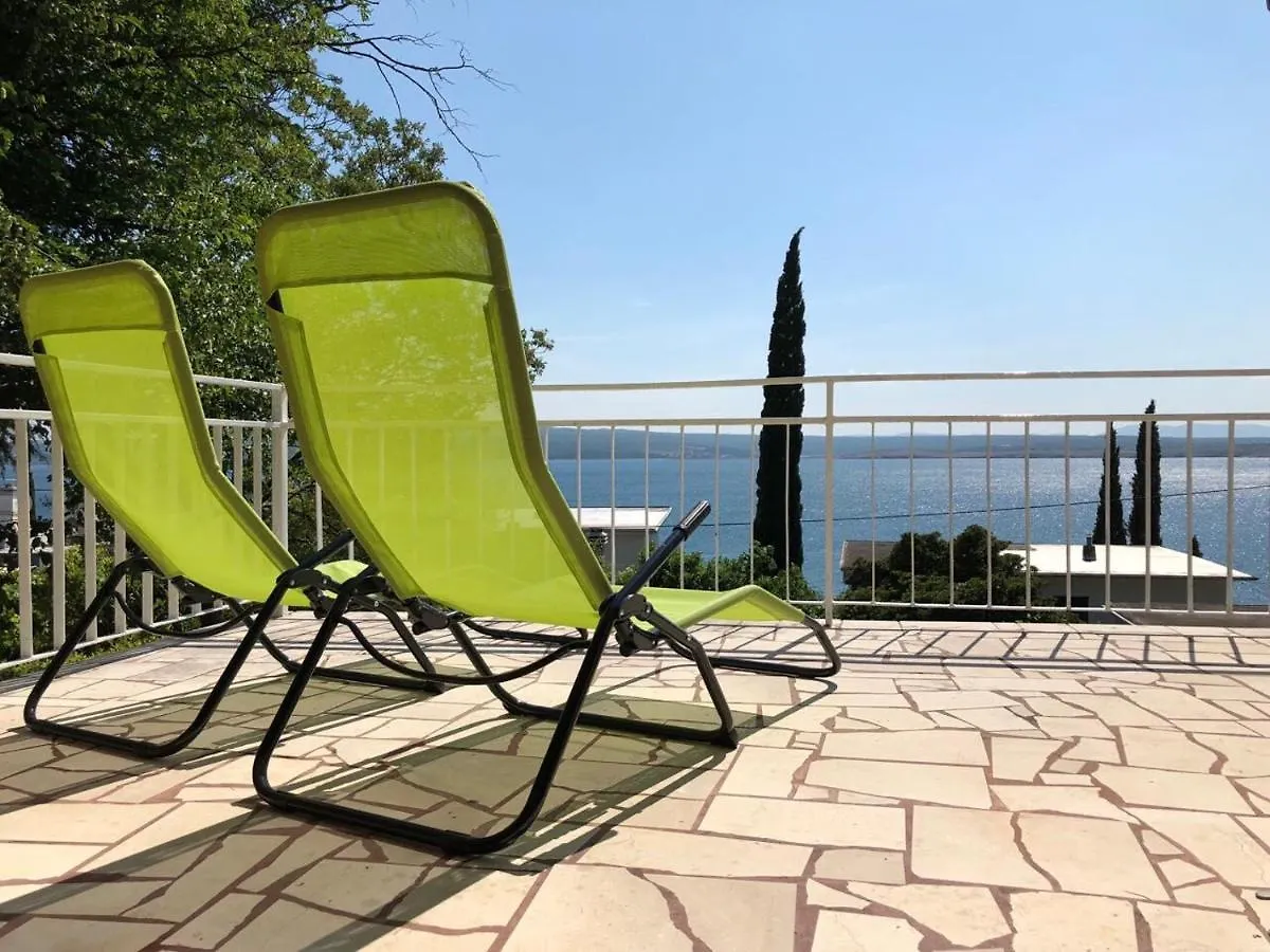Holiday home Apartment Green And Blue Dramalj
