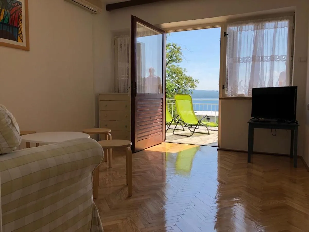 Apartment Green And Blue Dramalj Croatia