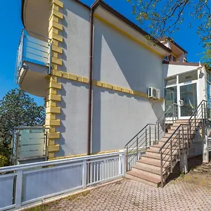  Apartment Helena